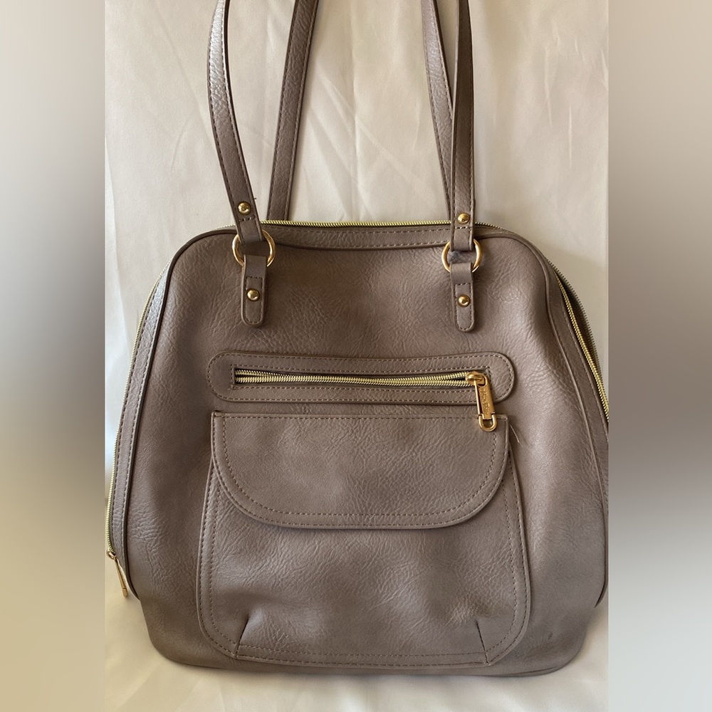 MONTE ROSSO🌟 GRAYISH SILVER PURSE WITH GOLD ACCENTS✨ DUAL STRAPS✨ZIPPER CLOSURE✨